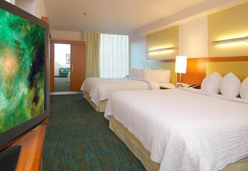 Springhill By Marriott North Speedway Hotel 3*